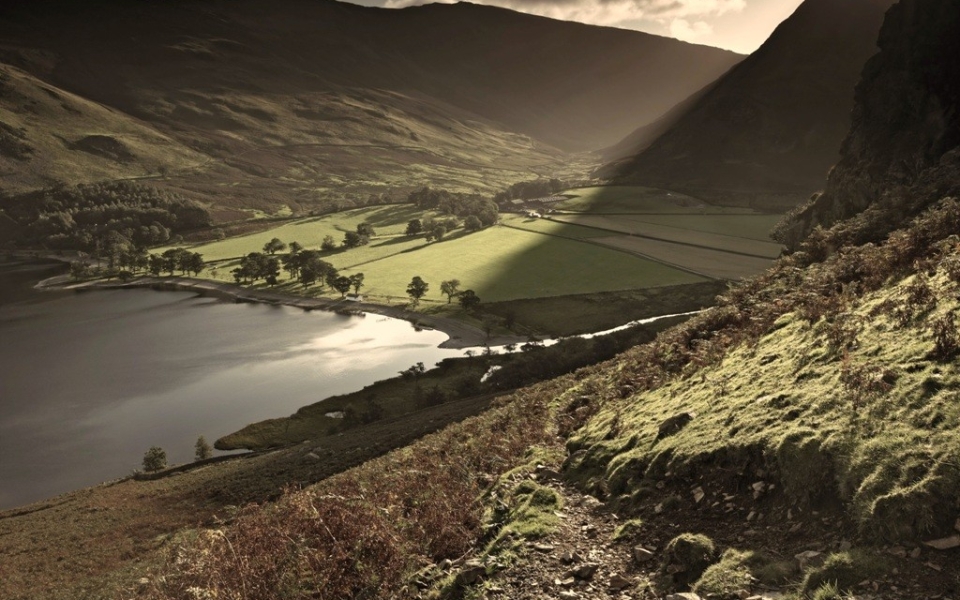 Buttermere-Garth-Farm-From-Low-Crags-2